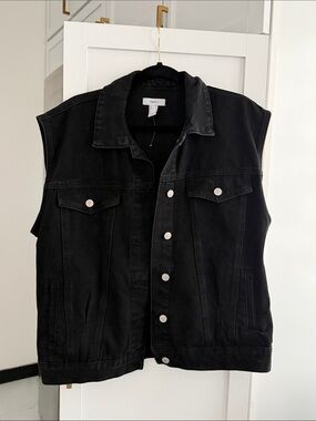 Forever 21 Black Top with Label